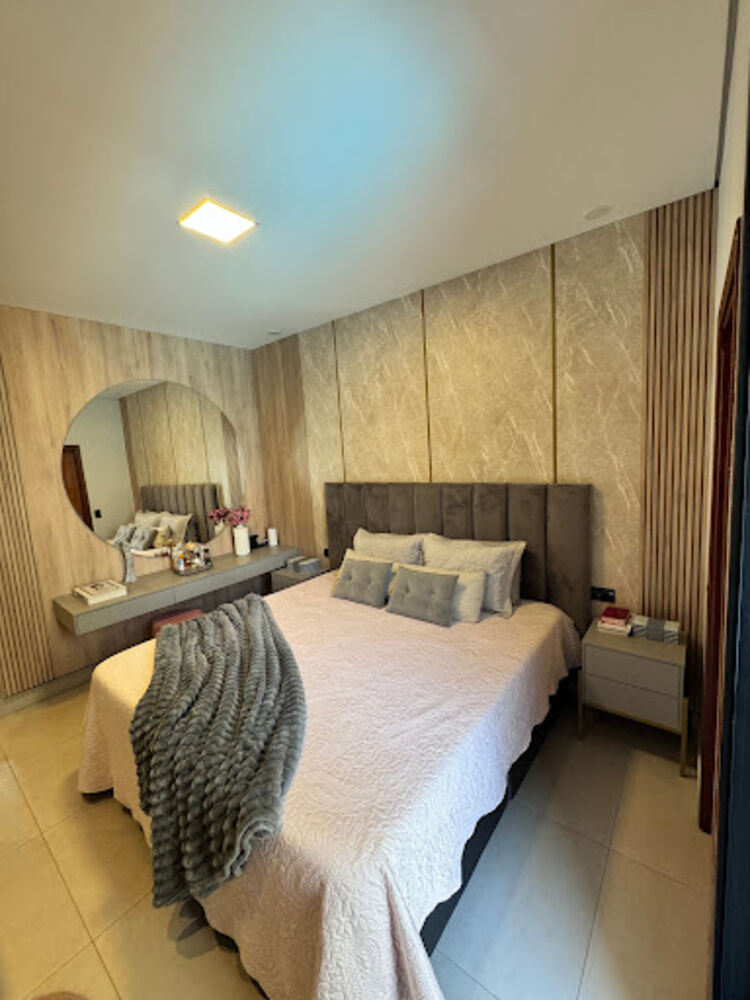 Casa de Condomínio à venda com 3 quartos, 195m² - Foto 1