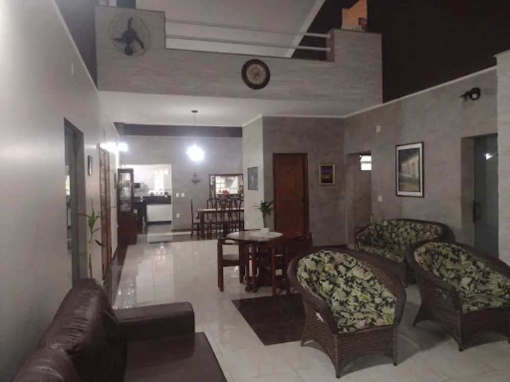 Chácara, 3 quartos, 1700 m² - Foto 1