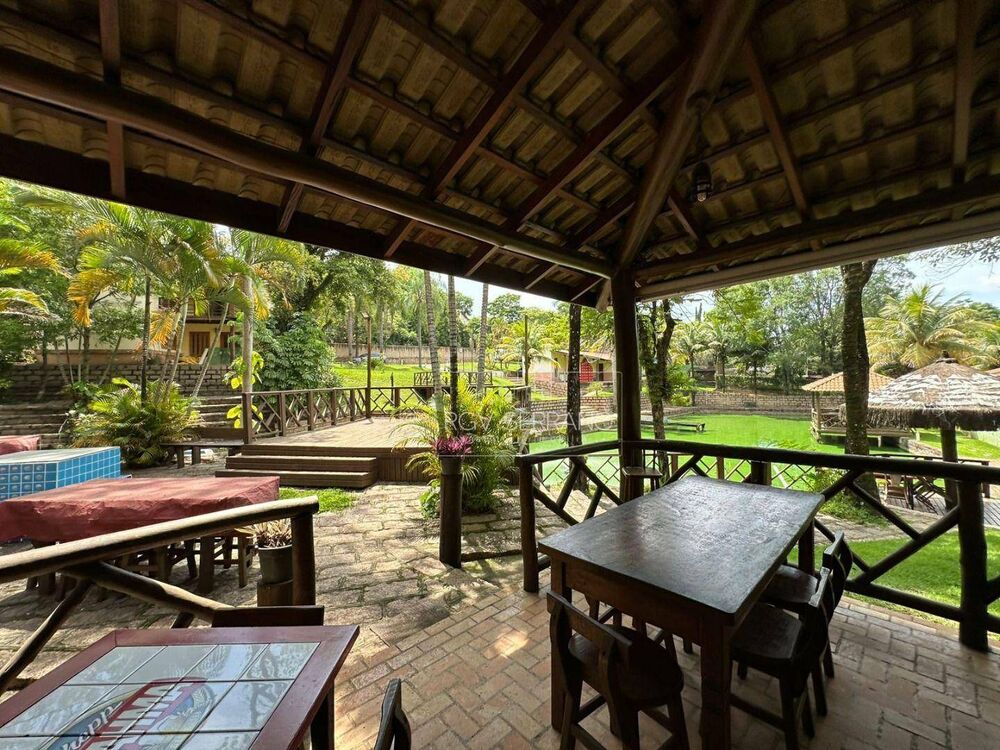 Chácara à venda com 4 quartos, 800m² - Foto 3