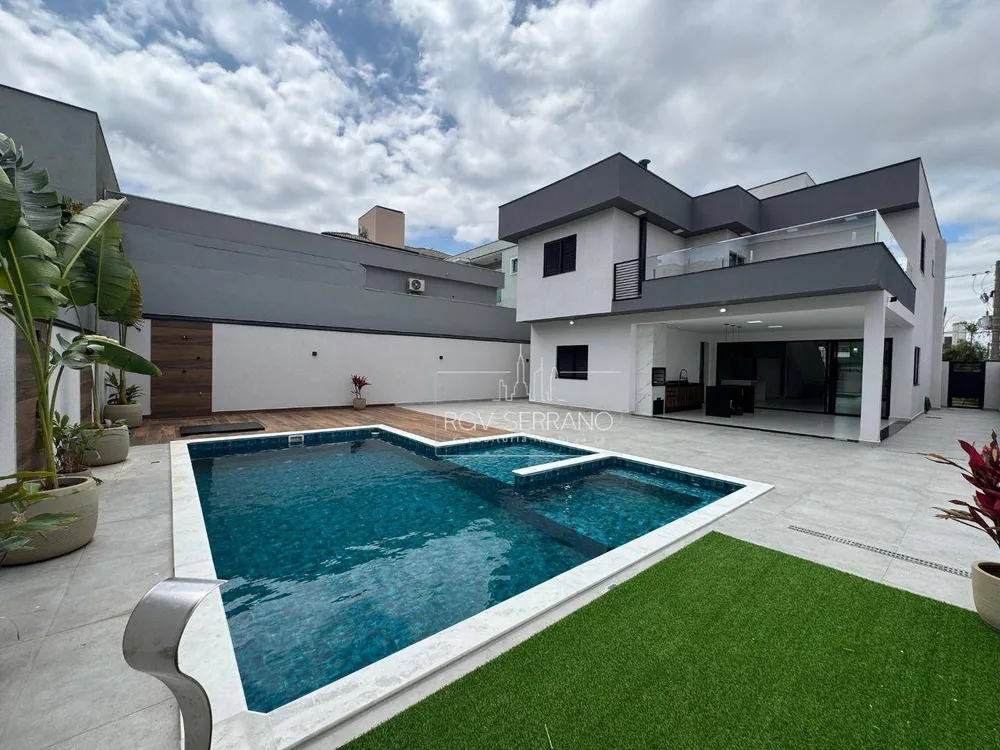Sobrado, 3 quartos, 328 m² - Foto 1