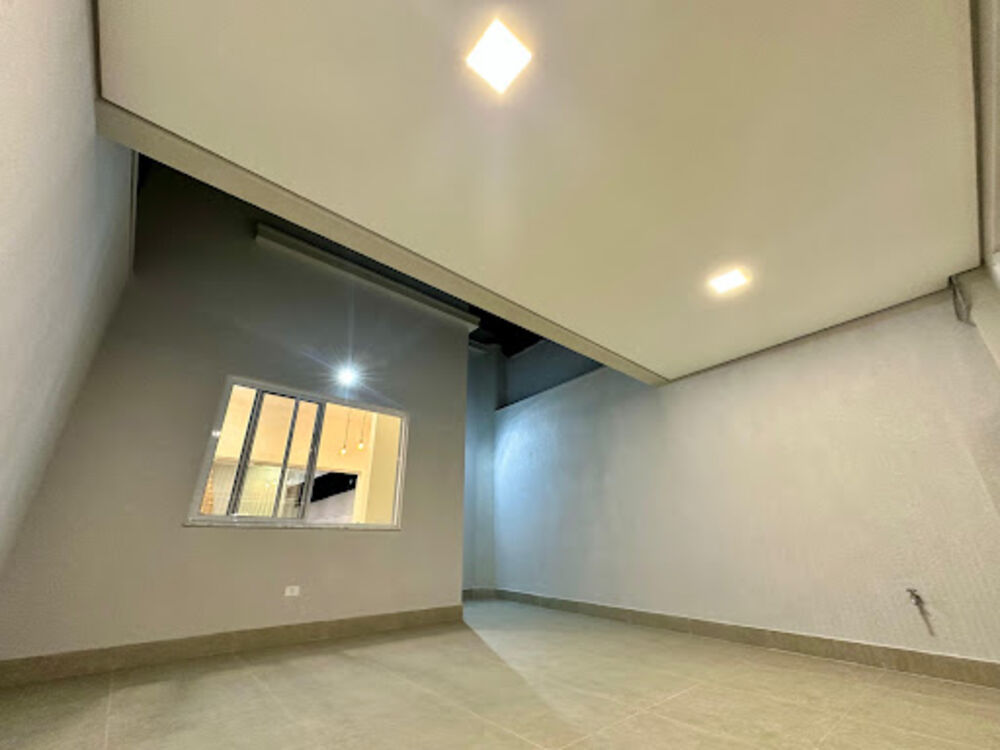 Casa à venda com 3 quartos, 99m² - Foto 2