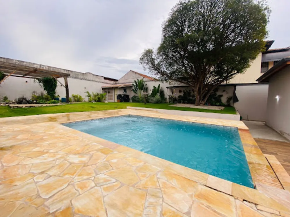 Casa, 3 quartos, 220 m² - Foto 1