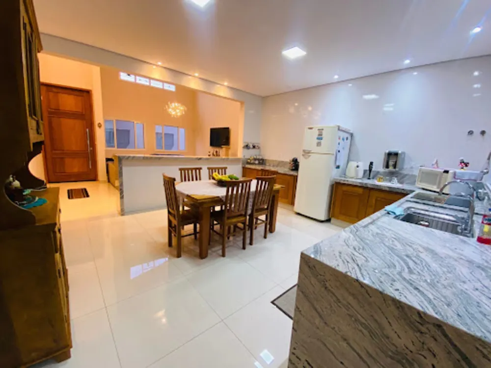 Casa, 3 quartos, 220 m² - Foto 11