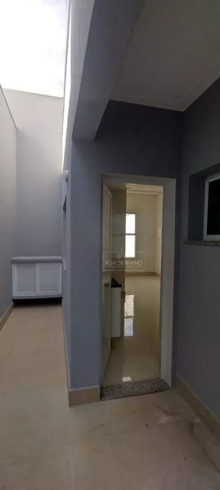 Casa à venda com 2 quartos, 81m² - Foto 2