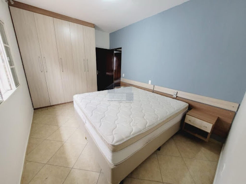 Casa à venda e aluguel com 4 quartos, 197m² - Foto 2