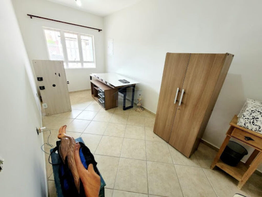 Casa à venda e aluguel com 4 quartos, 197m² - Foto 4