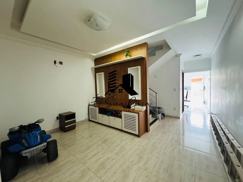 Casa, 3 quartos, 230 m² - Foto 1