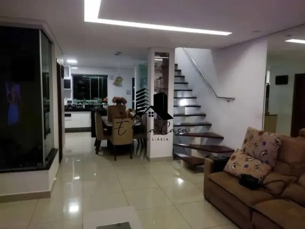 Casa, 3 quartos, 200 m² - Foto 1
