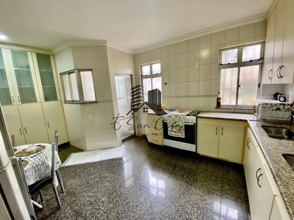 Casa, 4 quartos, 360 m² - Foto 2
