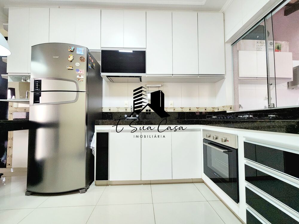 Casa à venda com 3 quartos, 174m² - Foto 2