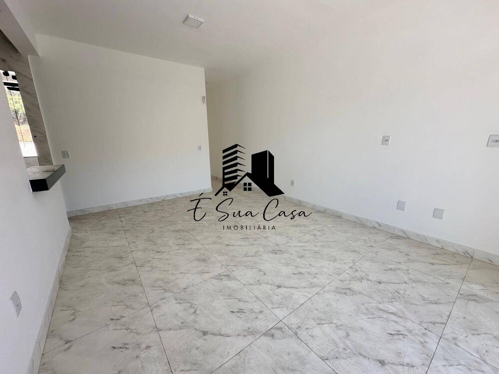 Casa à venda com 3 quartos, 100m² - Foto 4