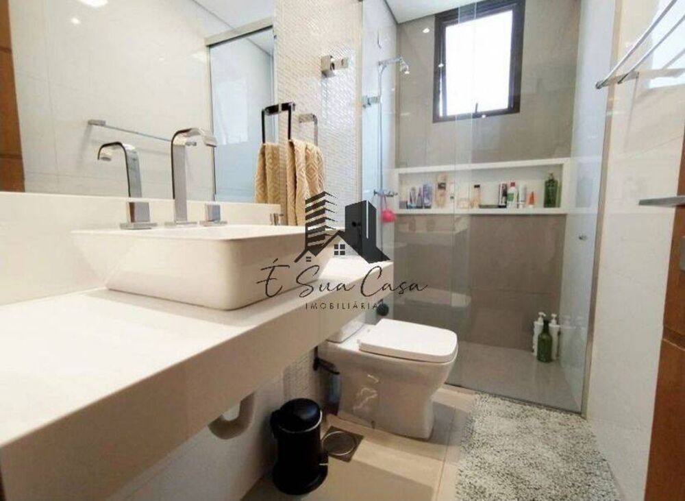 Apartamento à venda com 3 quartos, 142m² - Foto 2