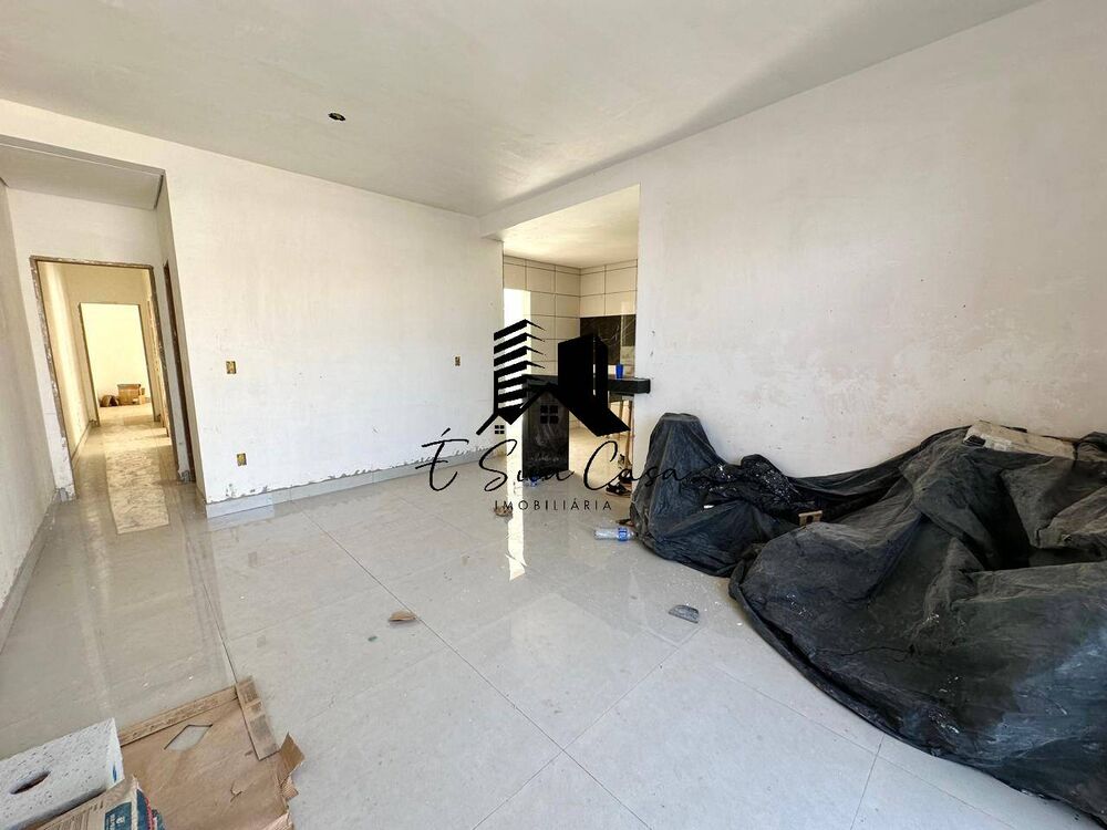 Casa à venda com 3 quartos, 142m² - Foto 2