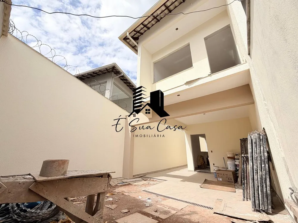 Casa, 3 quartos, 218 m² - Foto 1