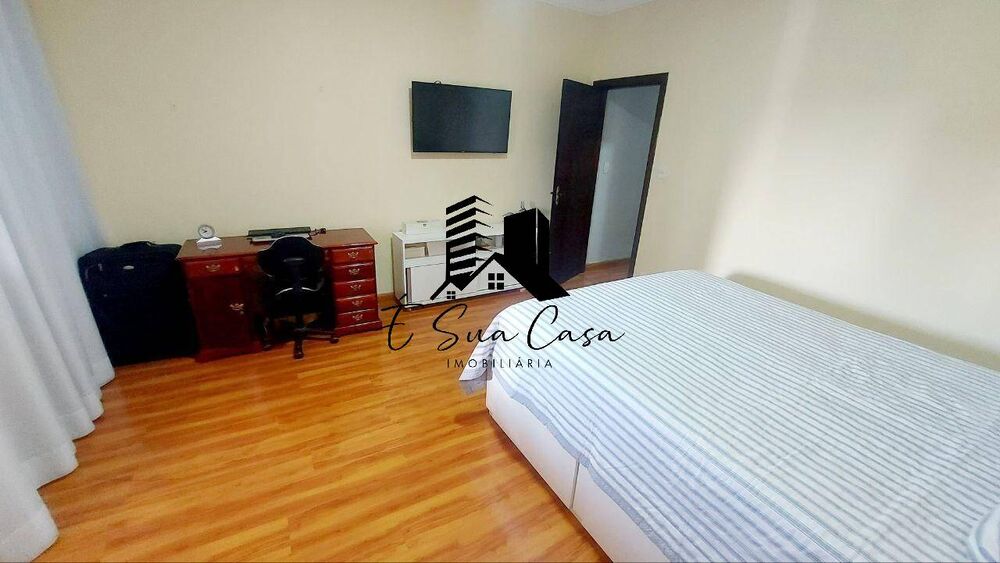 Casa à venda com 3 quartos, 360m² - Foto 2