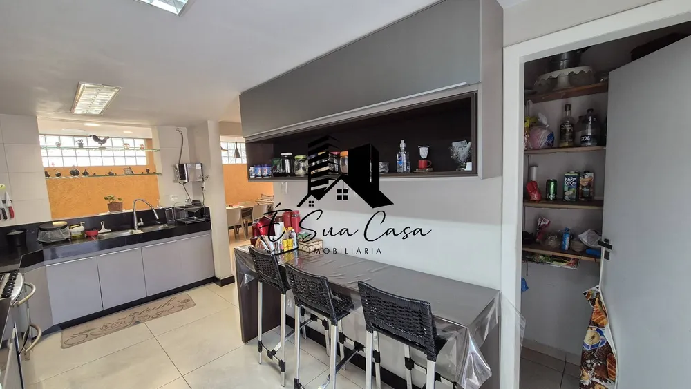 Casa, 5 quartos, 240 m² - Foto 3