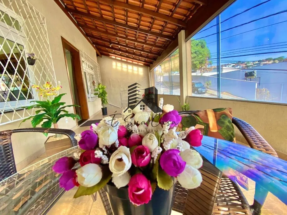 Casa, 4 quartos, 280 m² - Foto 1