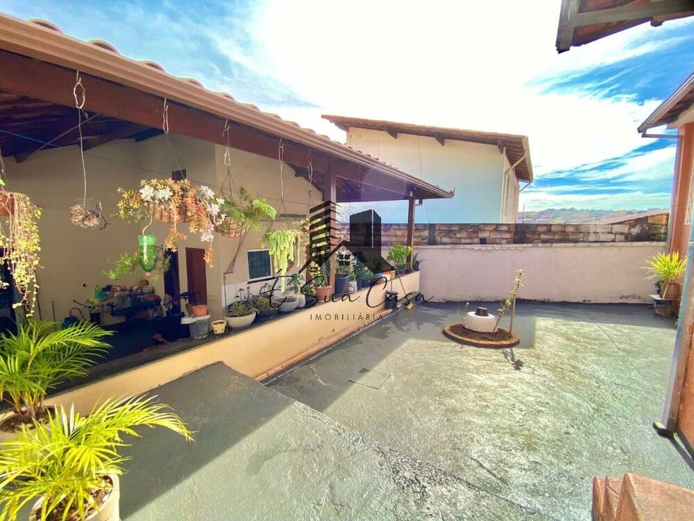 Casa, 4 quartos, 280 m² - Foto 1