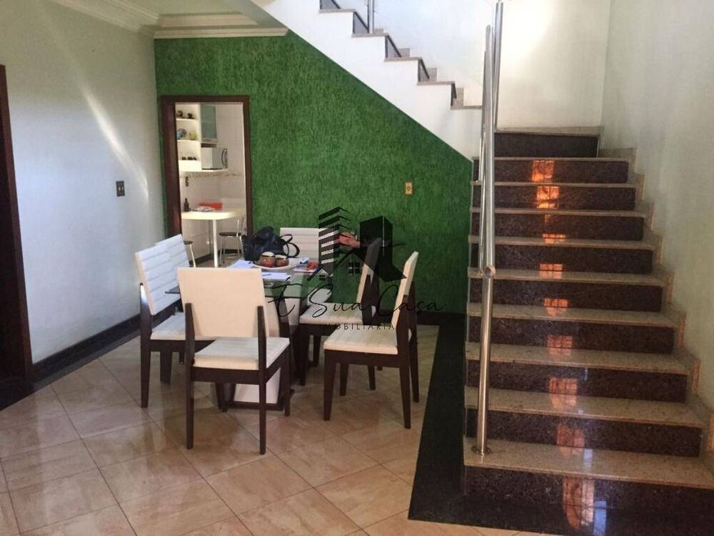 Casa, 3 quartos, 320 m² - Foto 1