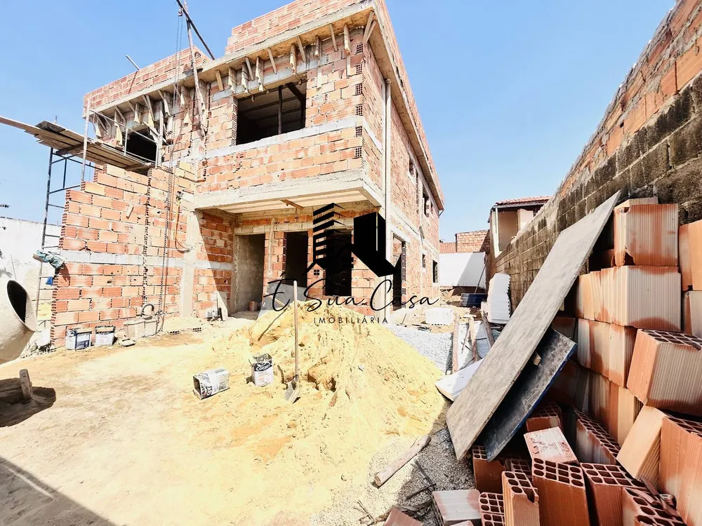 Casa, 3 quartos, 220 m² - Foto 1