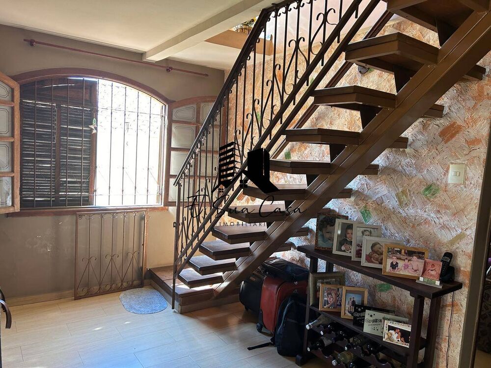 Casa à venda com 6 quartos, 298m² - Foto 22