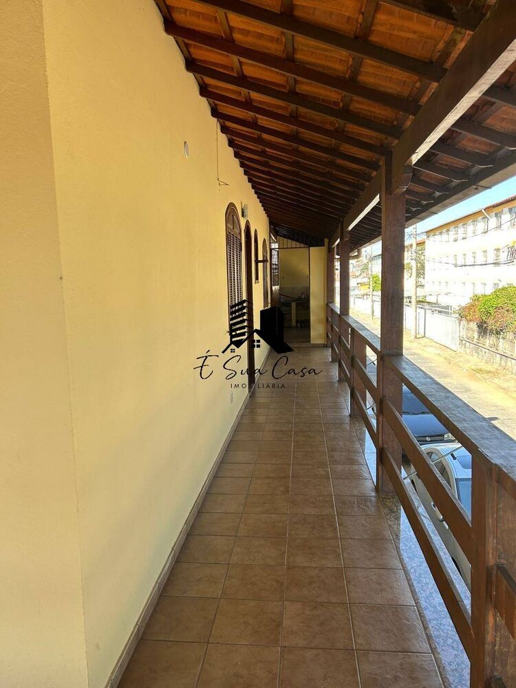 Casa à venda com 6 quartos, 298m² - Foto 24
