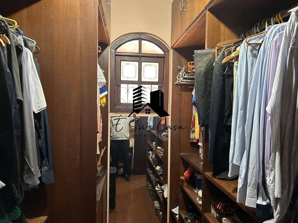 Casa à venda com 6 quartos, 298m² - Foto 7