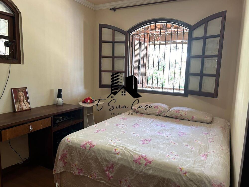 Casa à venda com 6 quartos, 298m² - Foto 13
