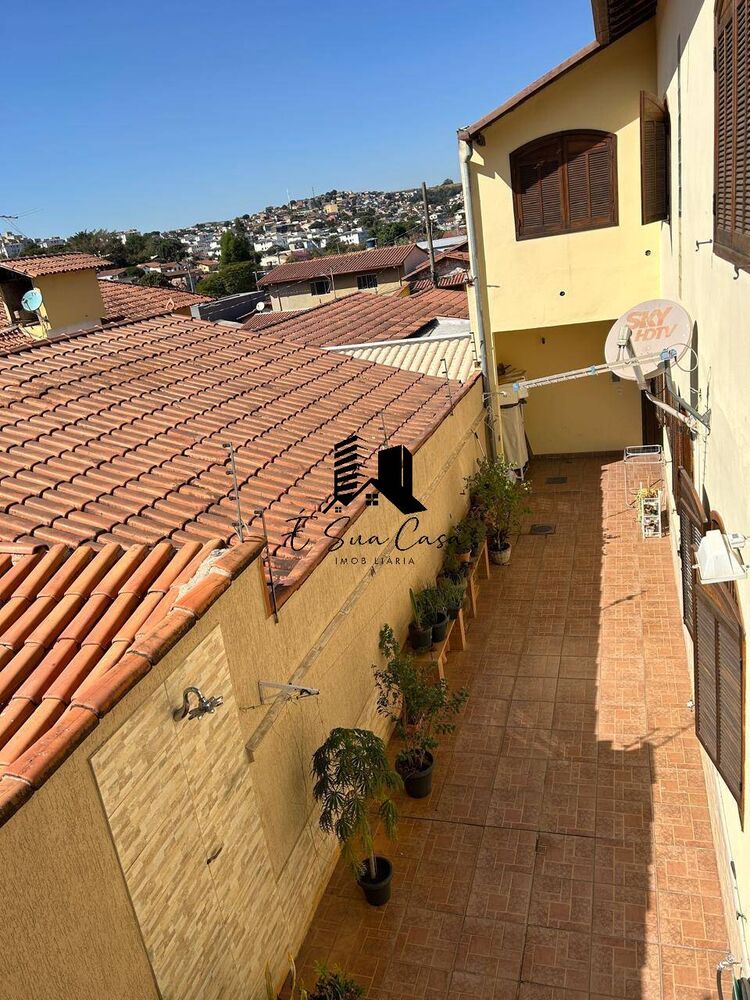 Casa à venda com 6 quartos, 298m² - Foto 31