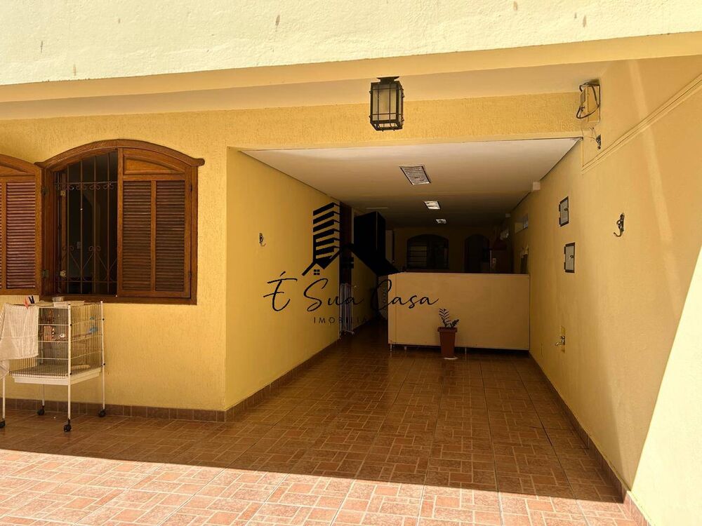 Casa à venda com 6 quartos, 298m² - Foto 27