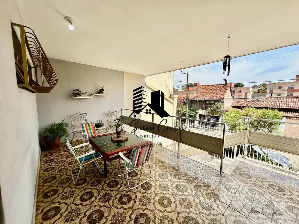 Casa, 4 quartos, 248 m² - Foto 1