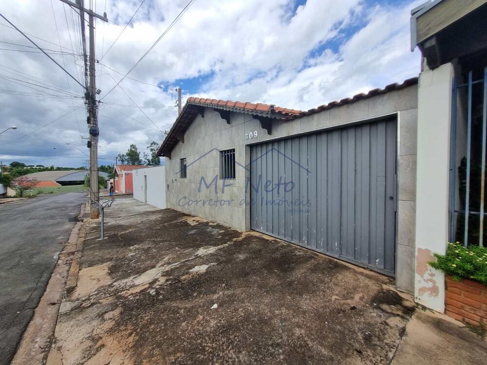 Casa à venda com 2 quartos, 300m² - Foto 2