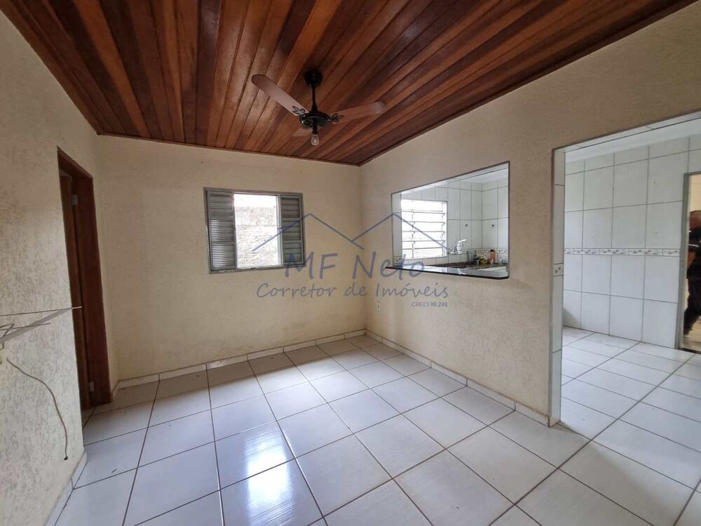 Casa à venda com 2 quartos, 300m² - Foto 4