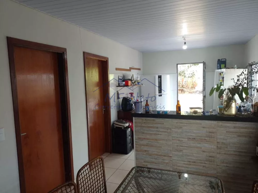 Casa à venda com 3 quartos, 272m² - Foto 1