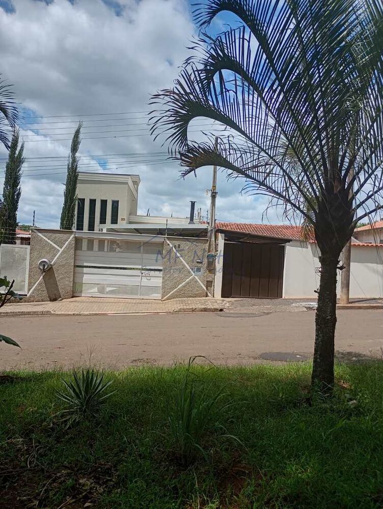 Casa, 3 quartos, 250 m² - Foto 1