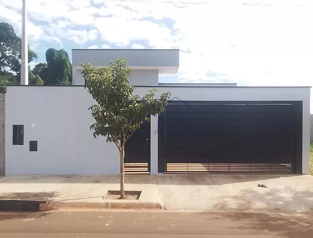 Casa à venda com 2 quartos, 250m² - Foto 1