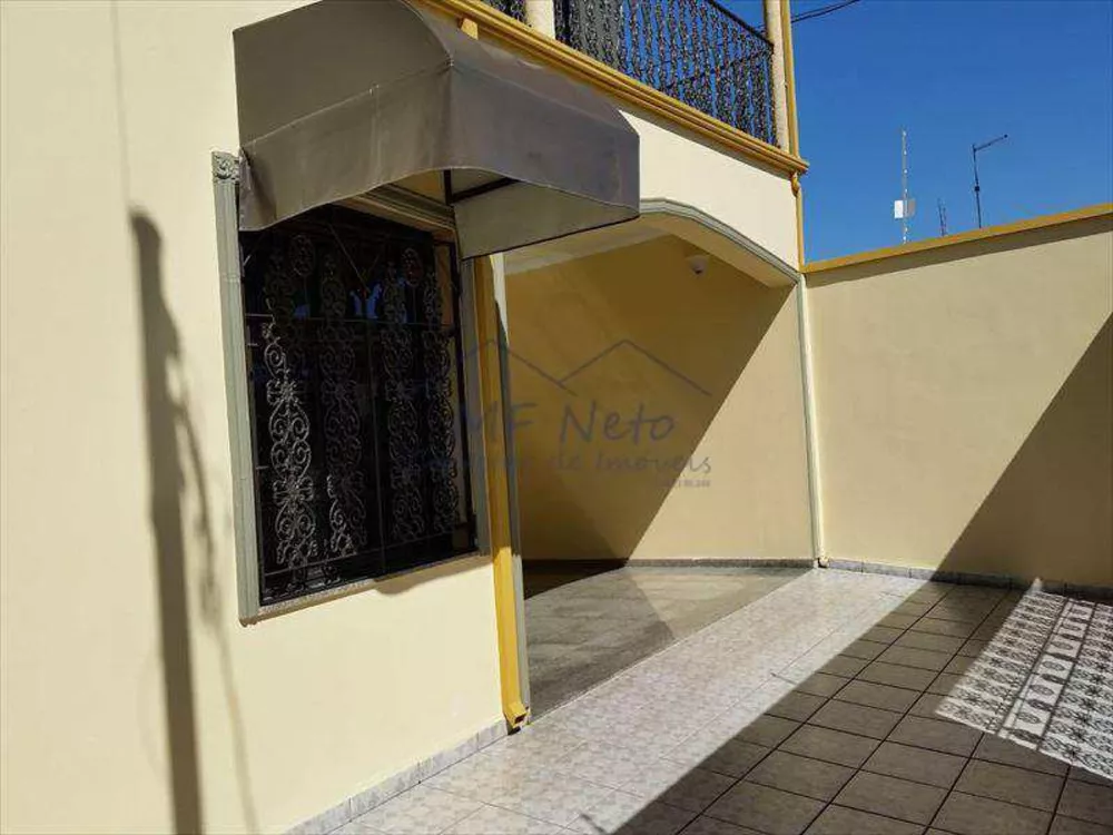 Casa à venda com 4 quartos, 282m² - Foto 1