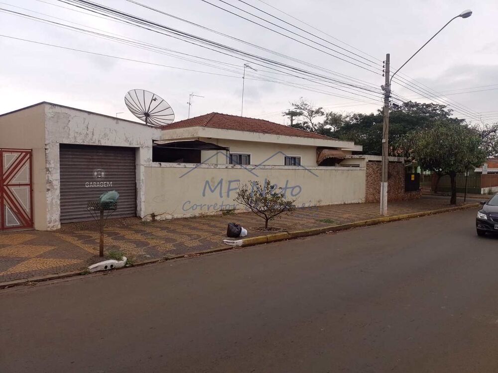 Casa à venda com 3 quartos, 294m² - Foto 2