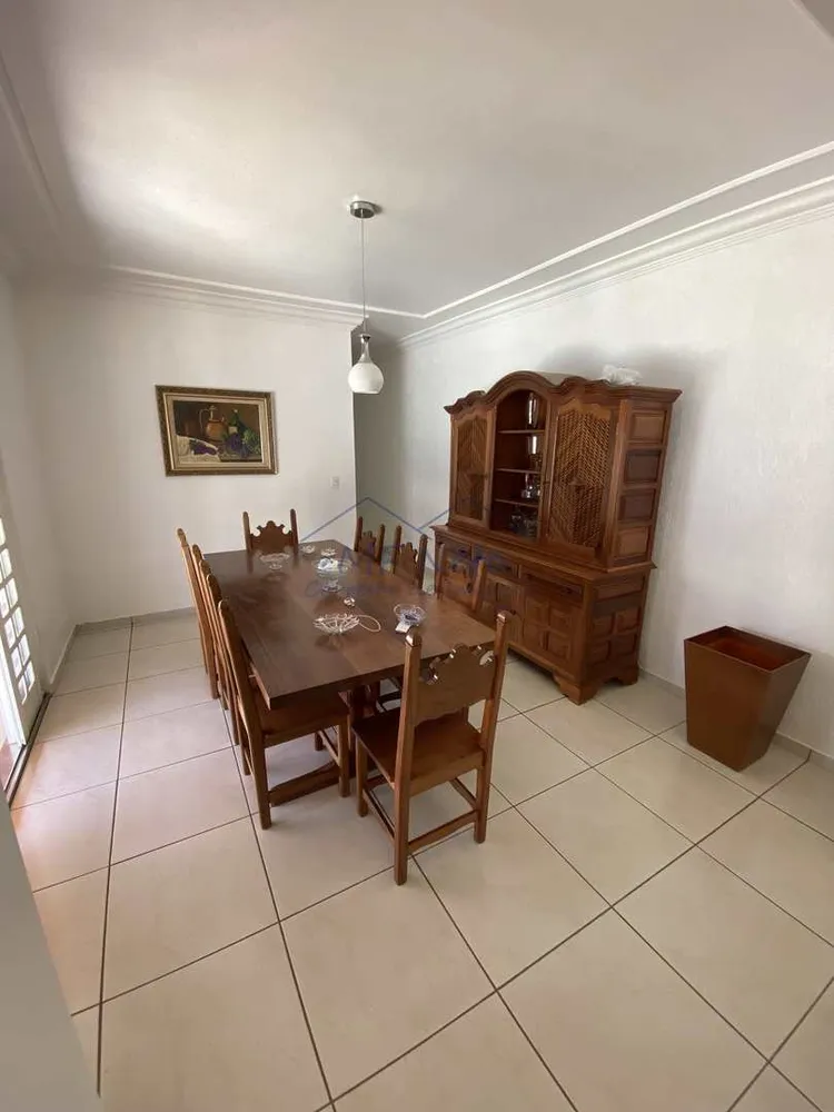 Casa, 3 quartos, 258 m² - Foto 1