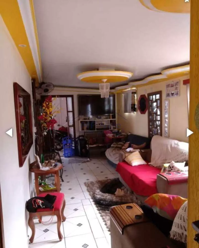 Casa à venda com 5 quartos, 200m² - Foto 4