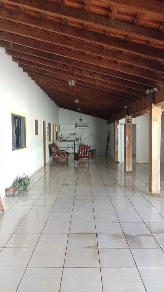 Casa à venda com 2 quartos, 250m² - Foto 2