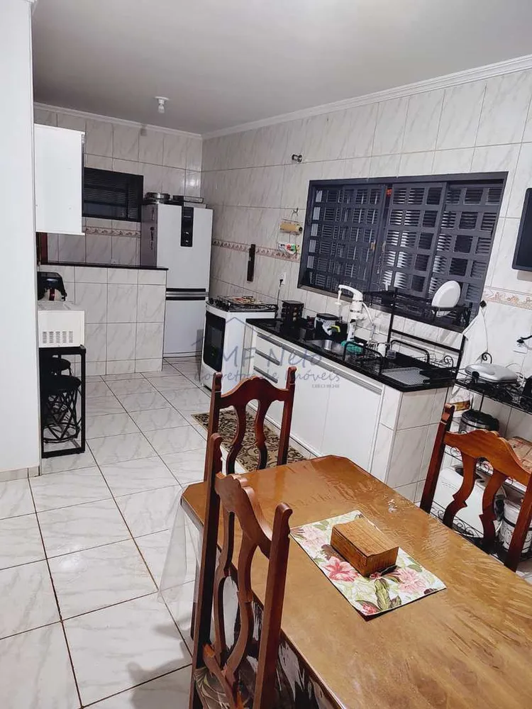 Casa, 3 quartos, 253 m² - Foto 2