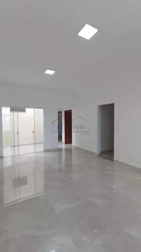 Casa à venda com 3 quartos, 290m² - Foto 1