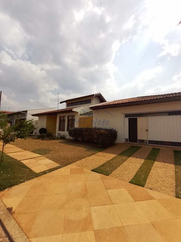 Casa à venda com 3 quartos, 660m² - Foto 1