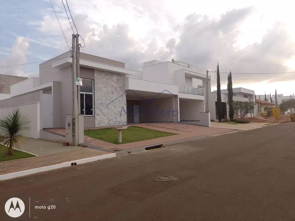 Casa de Condomínio à venda com 3 quartos, 450m² - Foto 2