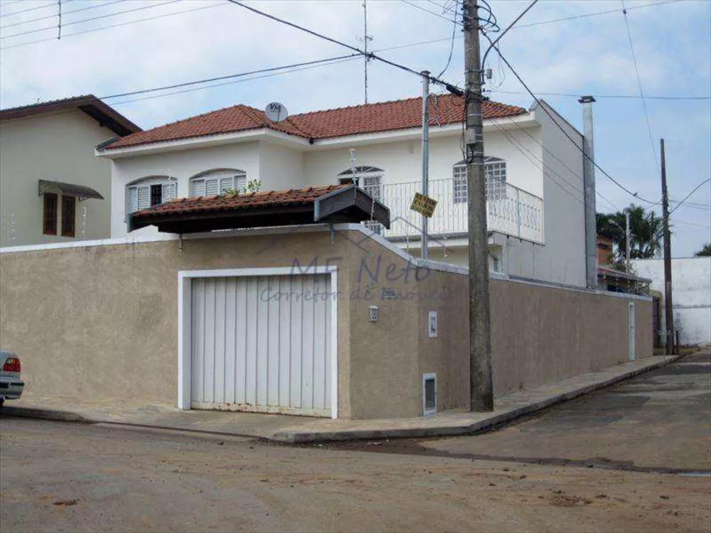 Casa à venda com 4 quartos, 286m² - Foto 1