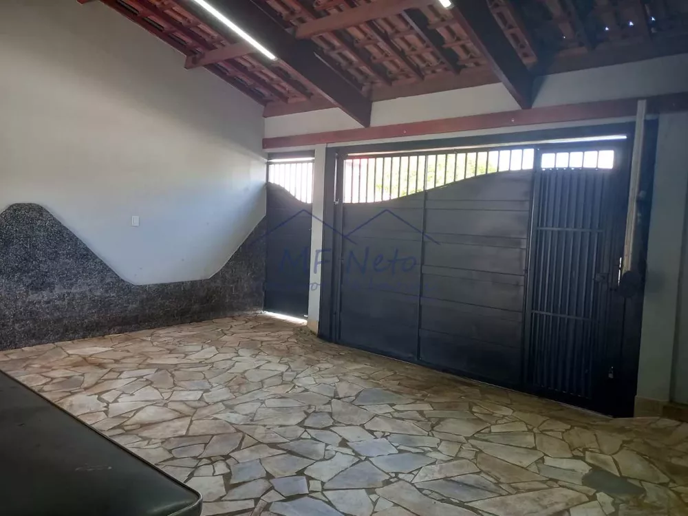 Casa à venda com 3 quartos, 268m² - Foto 2