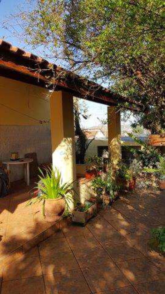 Casa à venda com 3 quartos, 336m² - Foto 2