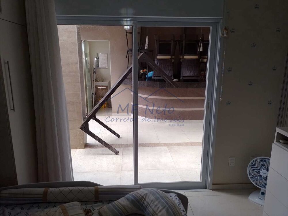 Casa à venda com 2 quartos, 250m² - Foto 17