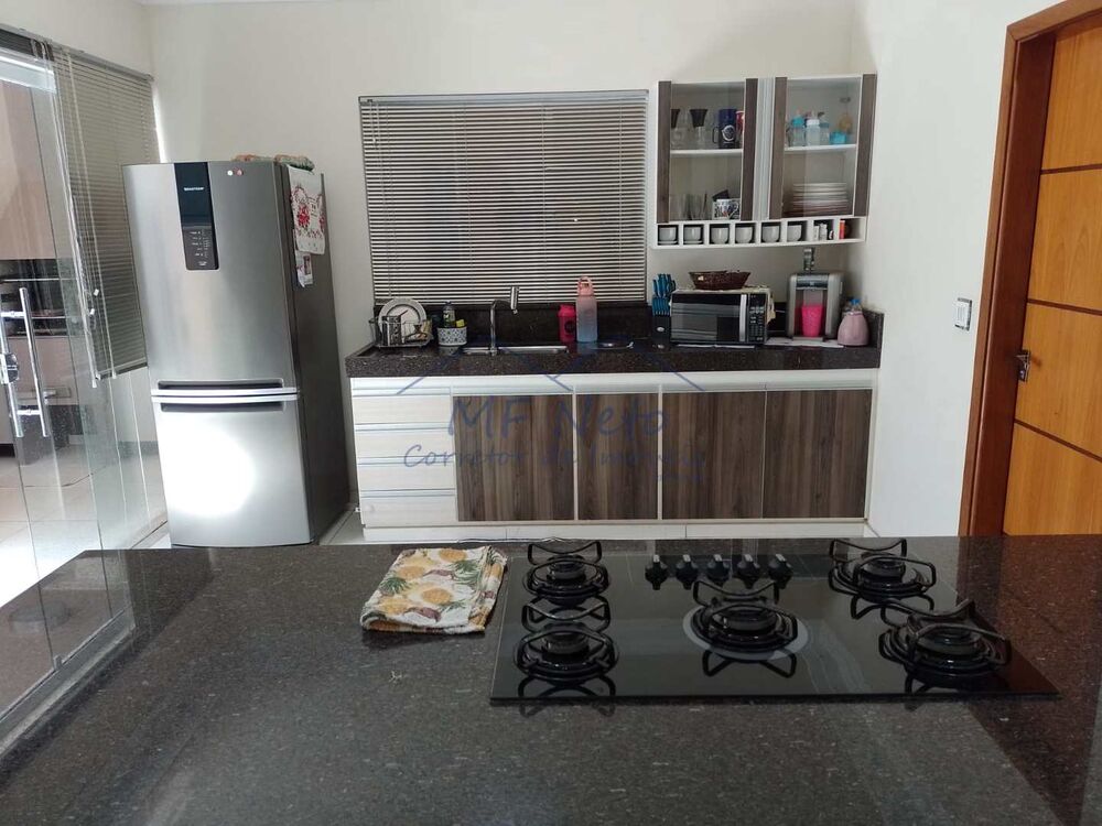 Casa à venda com 2 quartos, 250m² - Foto 9
